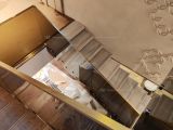 Лестница из мрамора на металлических косоурах «Жидкий металл» — фото 1