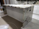 Остров с «водопадными» боковинами
